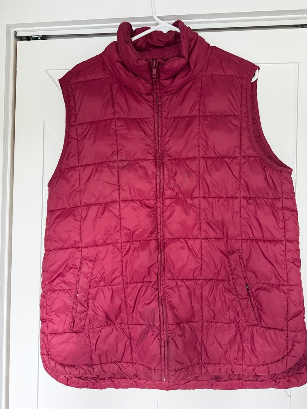 GAP Quilted Puffer Vest in Maroon